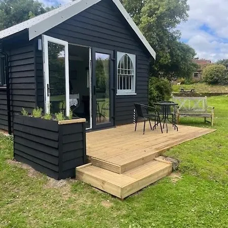 Provender Beautiful Views And Intimate Comfort Guestling Exterior photo