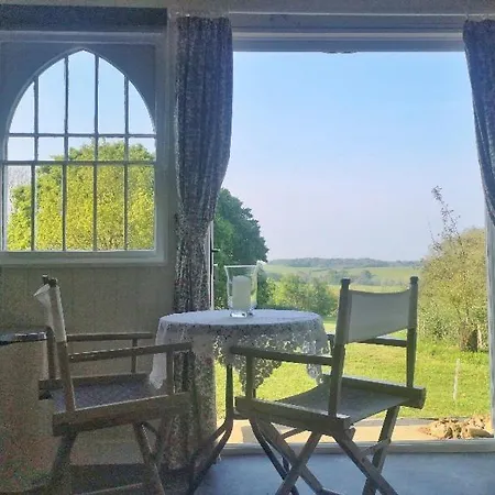 Provender Beautiful Views And Intimate Comfort Guestling Exterior photo