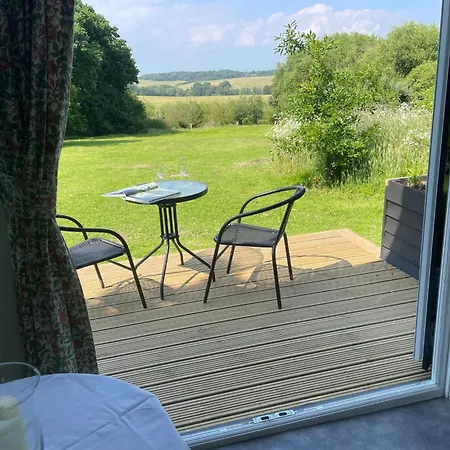 Provender Beautiful Views And Intimate Comfort Guestling Exterior photo