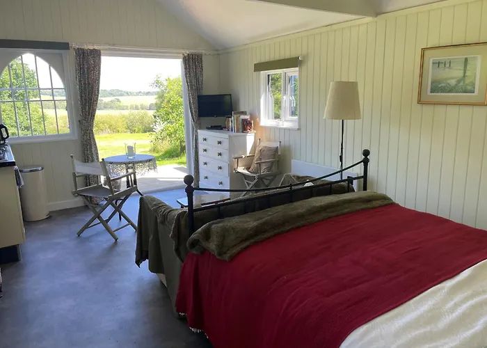 Provender Beautiful Views And Intimate Comfort